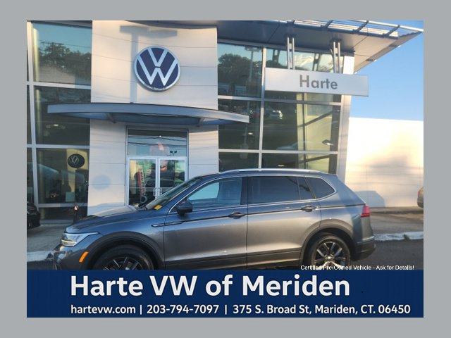 Certified 2022 Volkswagen Tiguan SE w/ Panoramic Sunroof Package AWD/4WD image 1