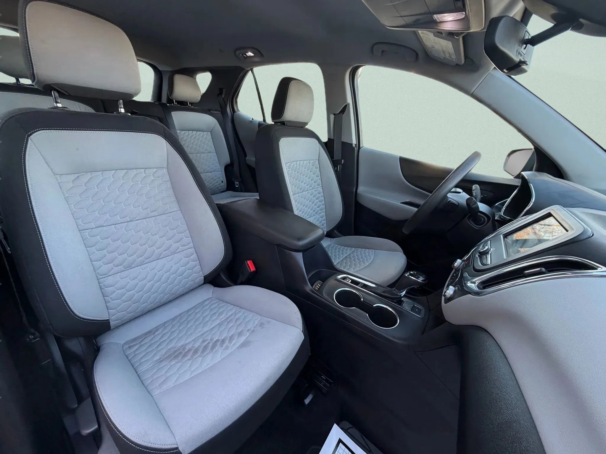 Used 2019 Chevrolet Equinox LS image 9