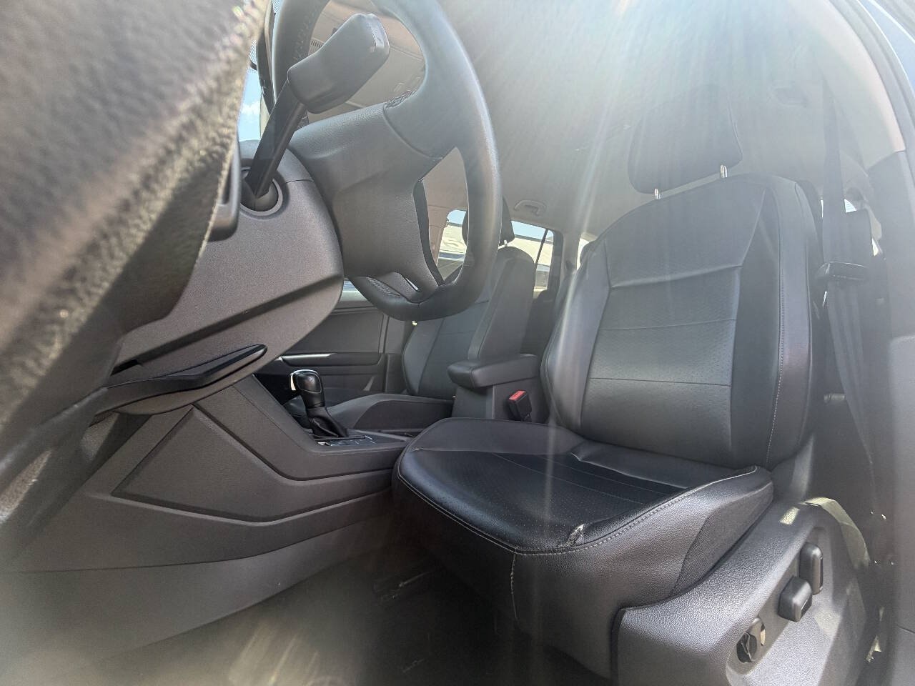 Used 2020 Volkswagen Tiguan SE FWD image 12