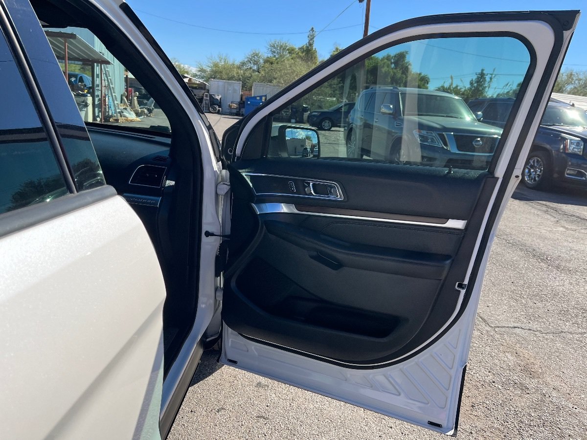 Used 2019 Ford Explorer Limited w/ Class III Trailer Tow Package FWD image 40