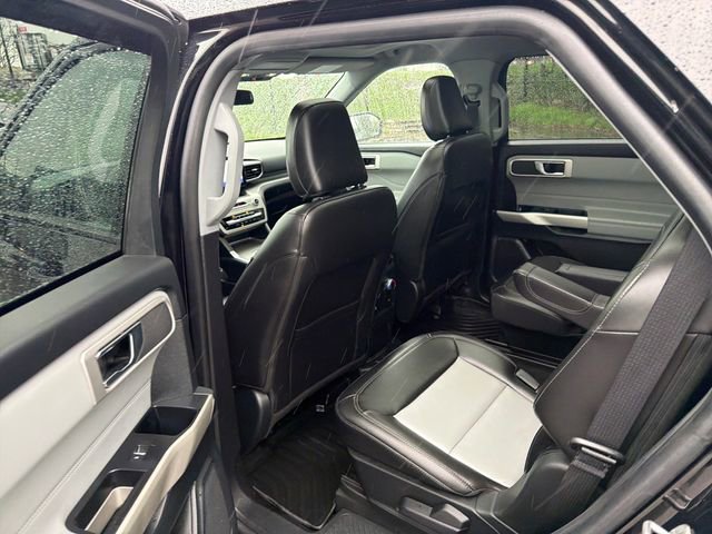 Certified 2022 Ford Explorer XLT w/ Equipment Group 202A AWD/4WD image 28