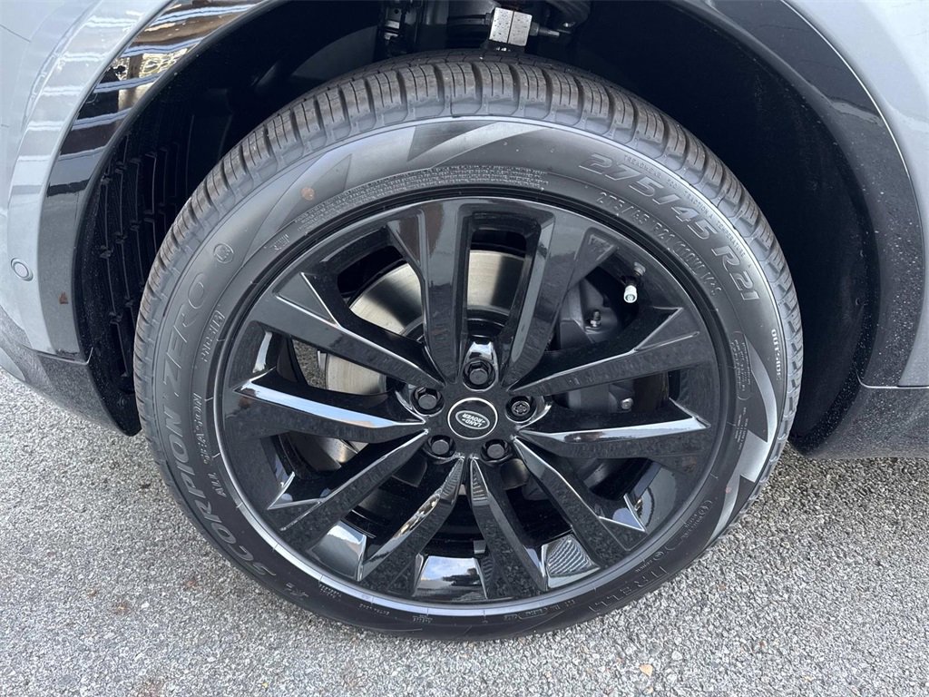 New 2026 Land Rover Discovery Limited Edition image 12