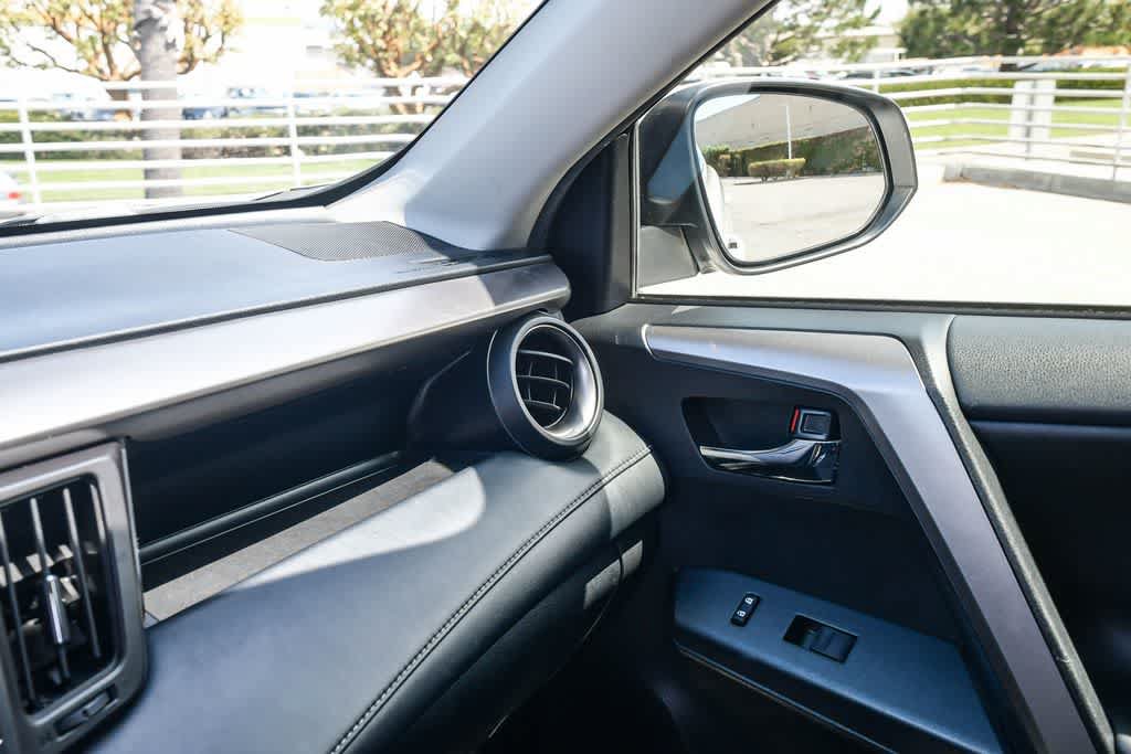 Used 2018 Toyota RAV4 XLE FWD image 22