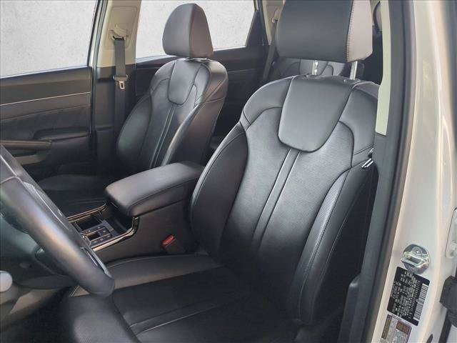 Used 2025 Kia Sorento SX AWD/4WD image 17
