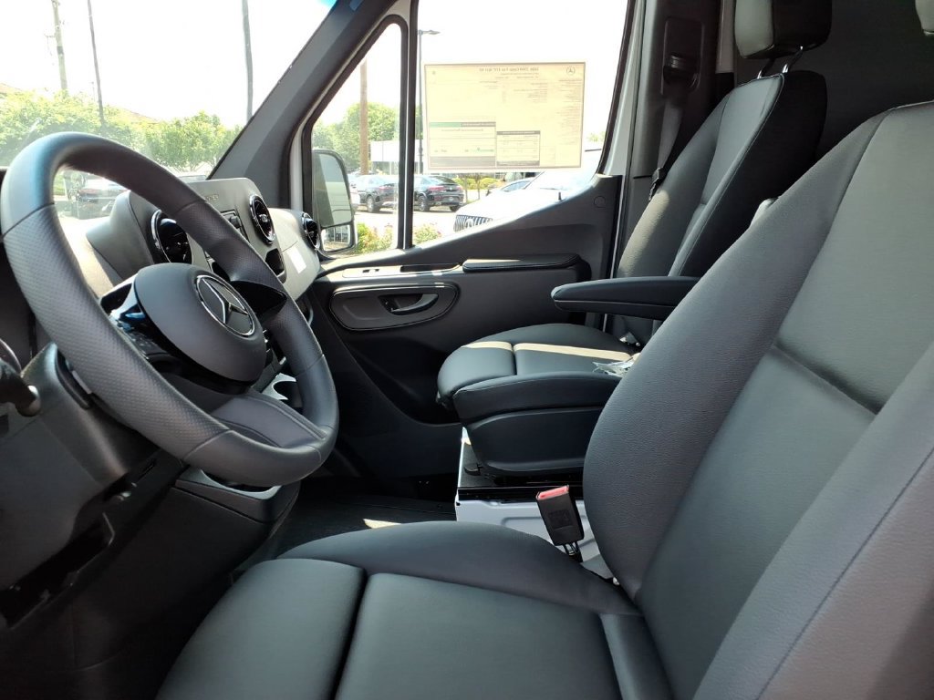 New 2026 Mercedes-Benz Sprinter 2500 image 14
