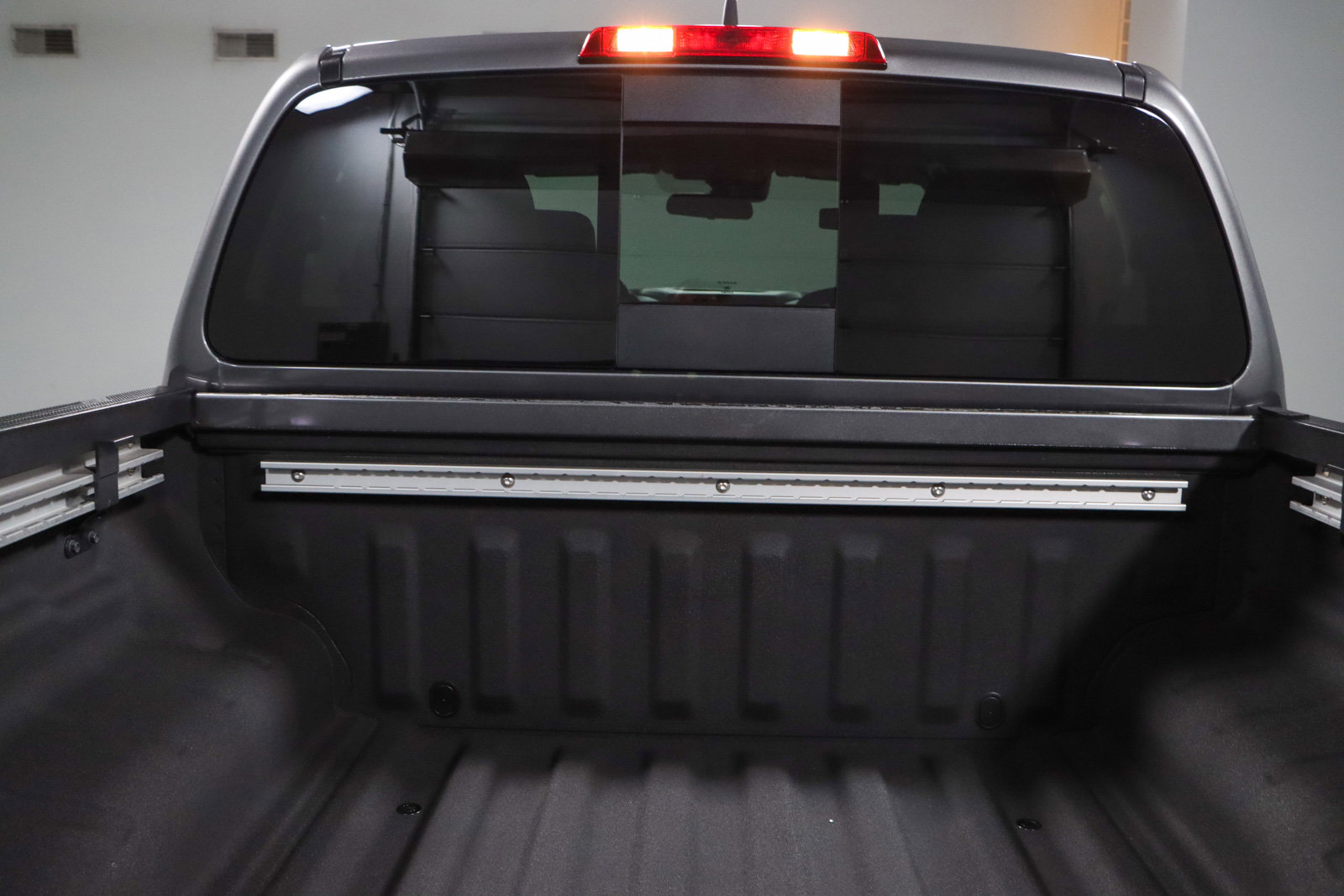 Used 2023 Nissan Frontier SV w/ SV Convenience Package AWD/4WD image 30