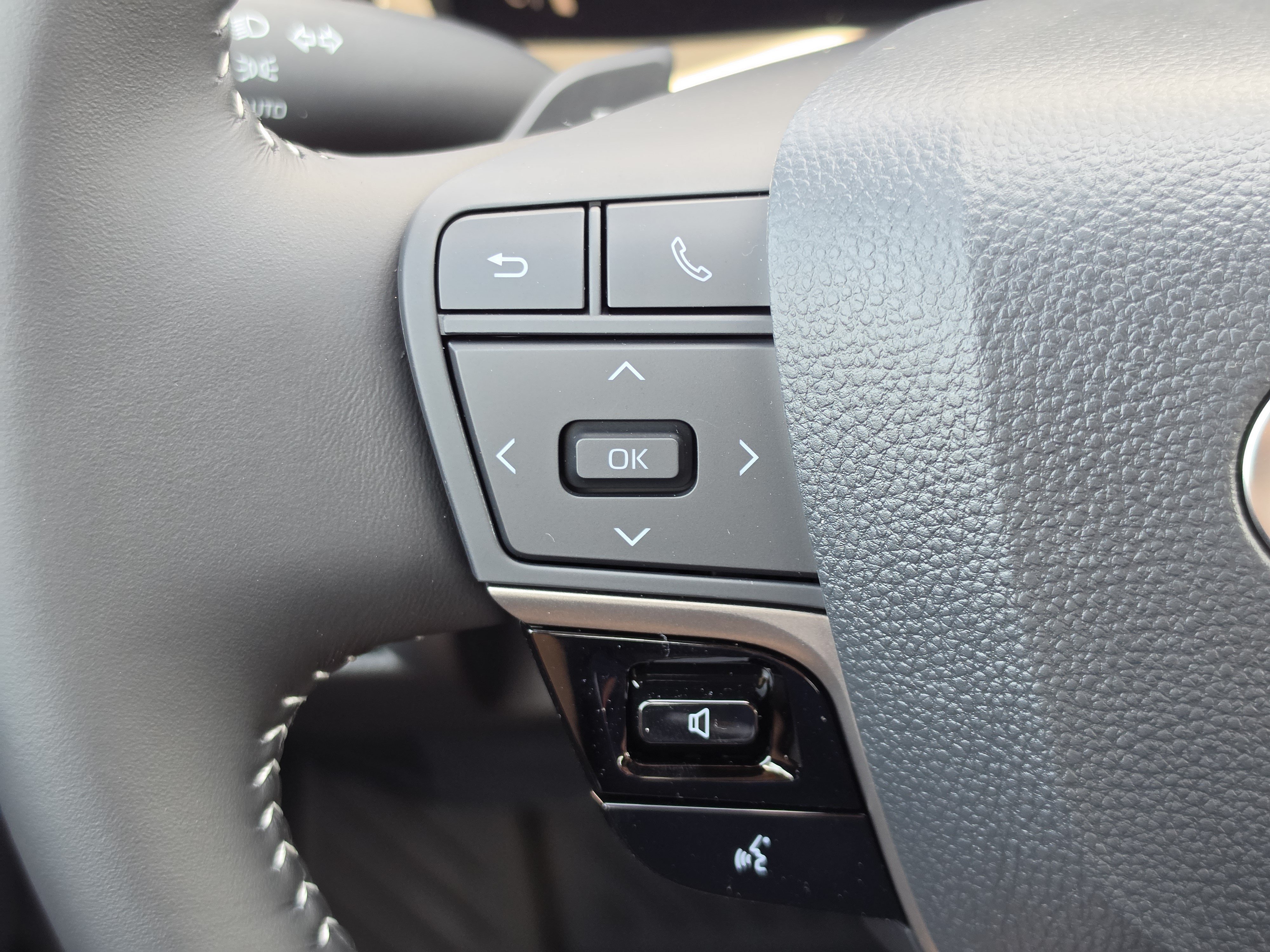 Certified 2026 Toyota Camry SE w/ Convenience Package FWD image 16