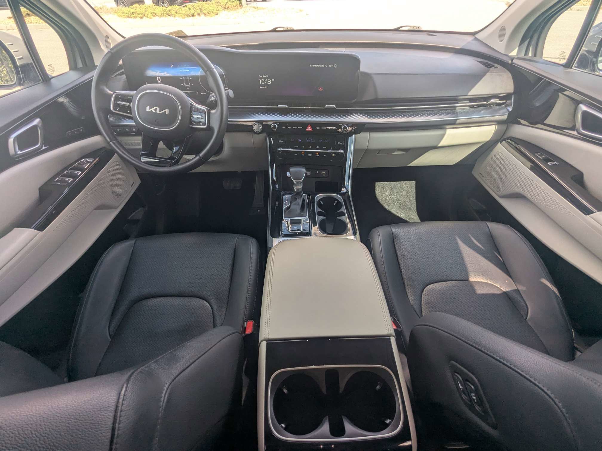 Used 2023 Kia Carnival SX Prestige FWD image 19
