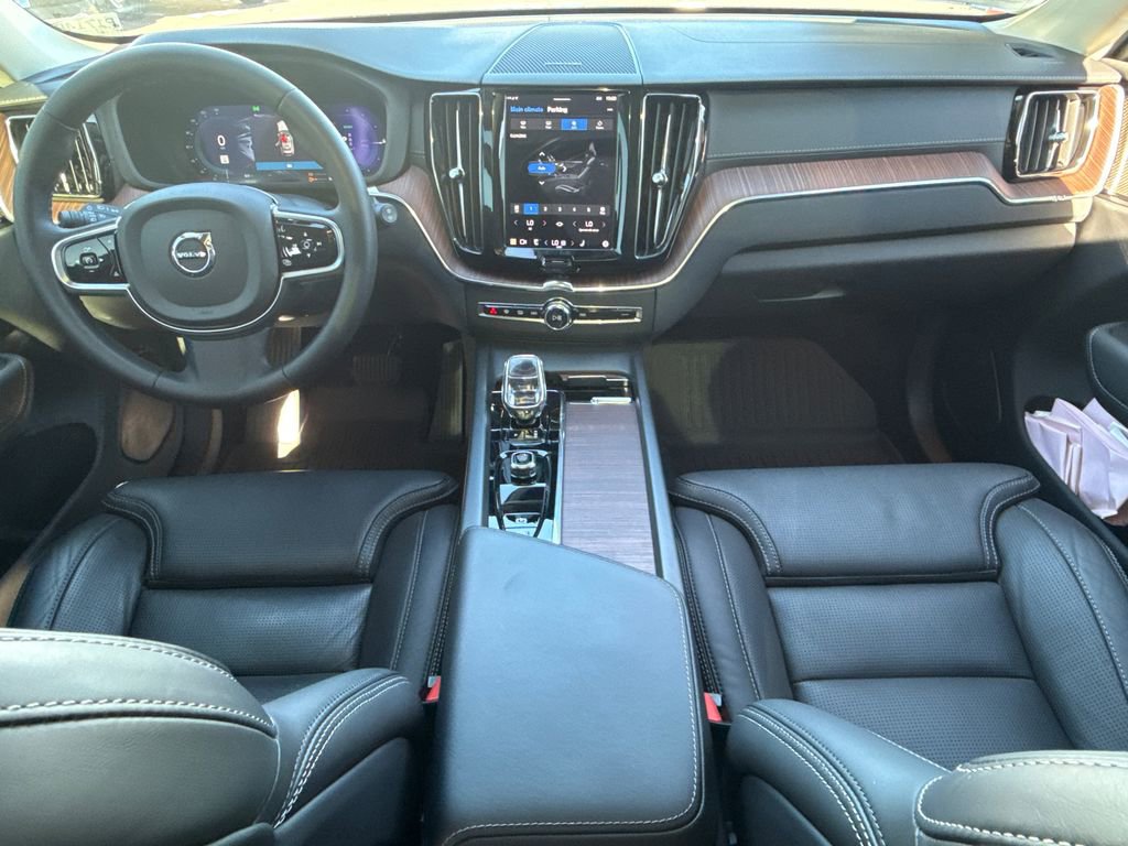 Used 2023 Volvo XC60 T8 Ultimate w/ Climate Package image 19