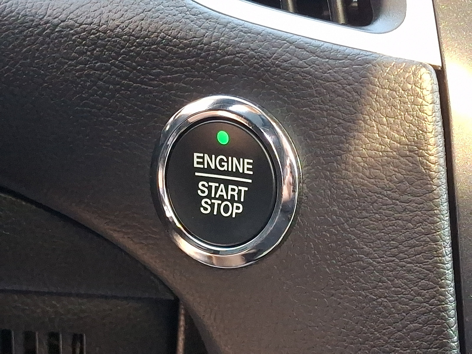 Certified 2023 Ford Edge SEL w/ Convenience Package AWD/4WD image 25