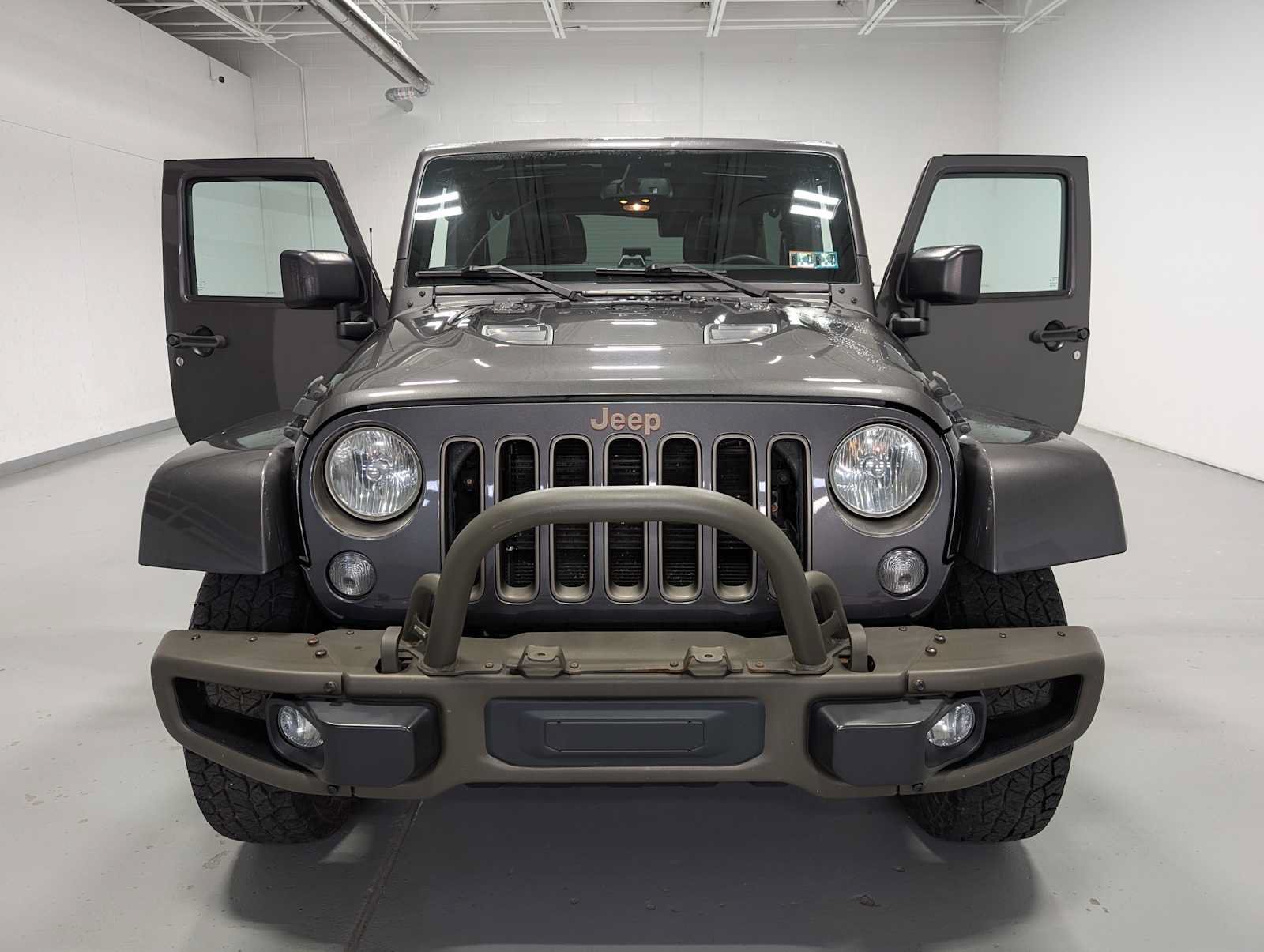 Used 2016 Jeep Wrangler Unlimited Sahara AWD/4WD image 14