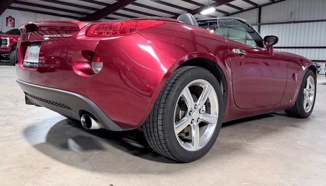 Used 2009 Pontiac Solstice GXP w/ Premium Package RWD image 3