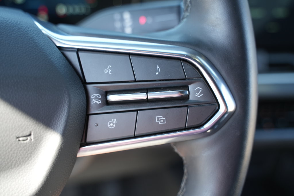 Used 2025 Chevrolet Equinox LT w/ Midnight Edition FWD image 33