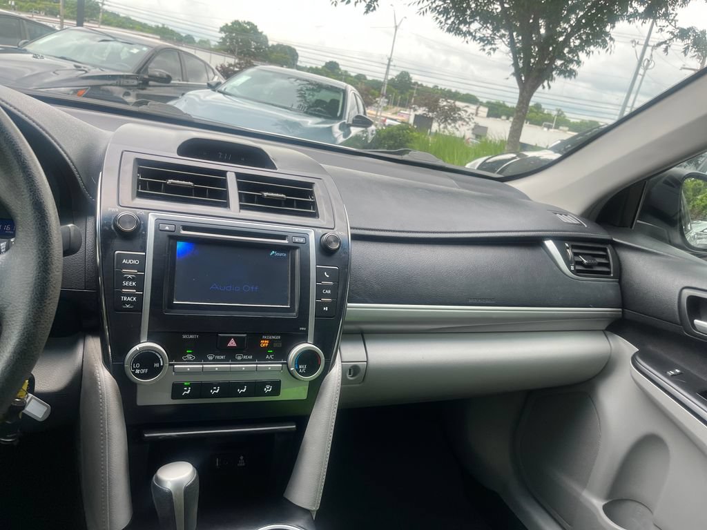 Used 2012 Toyota Camry LE FWD image 14