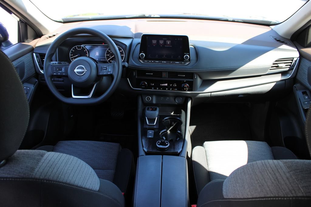 Used 2023 Nissan Rogue SV AWD/4WD image 32