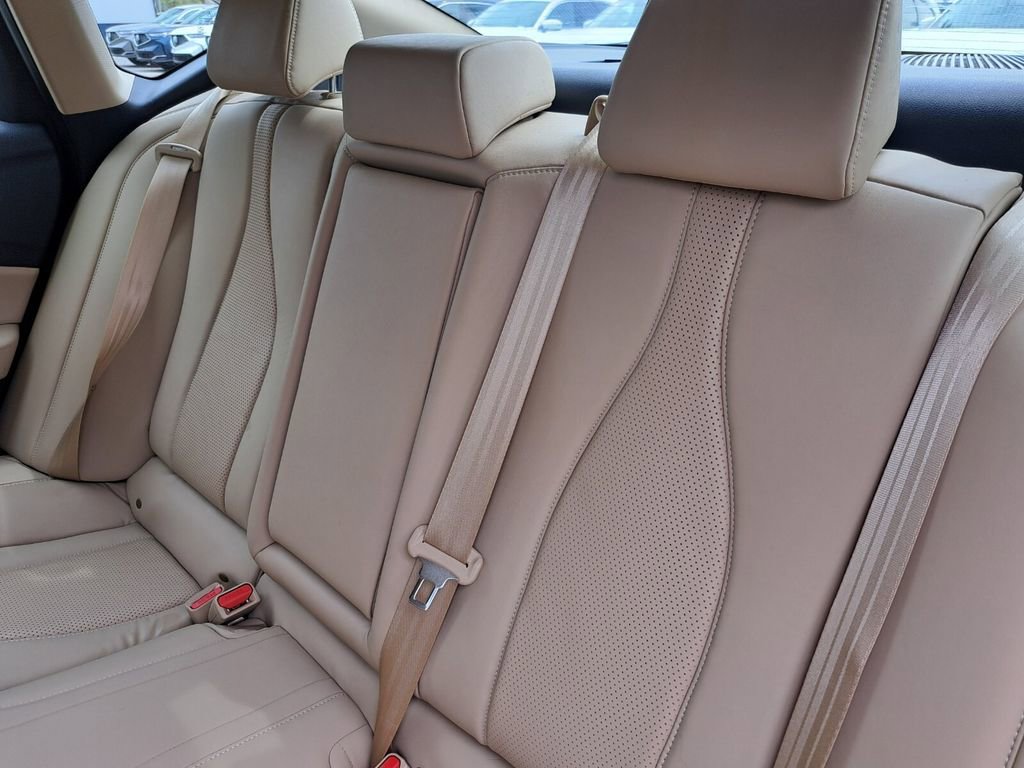 Used 2025 Acura TLX w/ Technology Package image 23