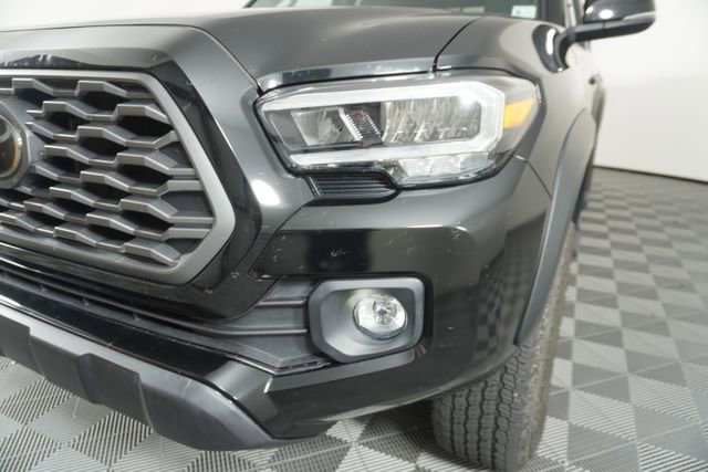 Used 2023 Toyota Tacoma TRD Off-Road w/ Technology Package AWD/4WD image 11