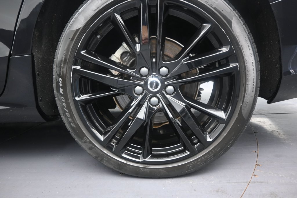 Certified 2024 Volvo S60 B5 Plus FWD image 9