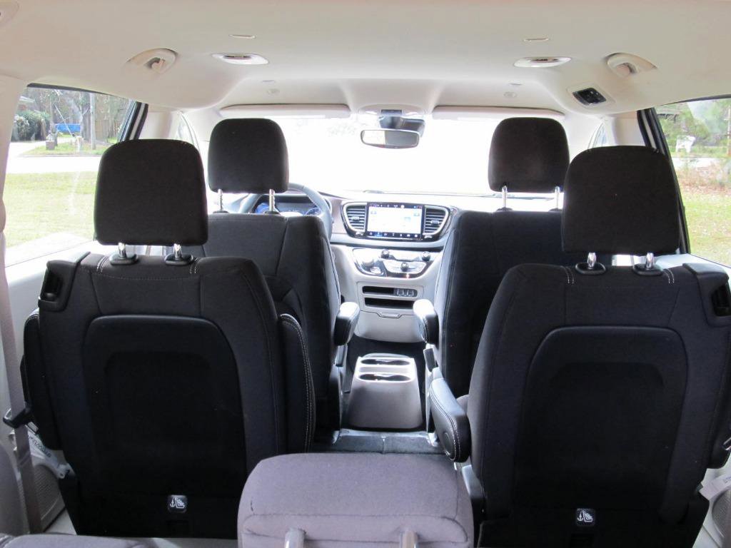 Used 2023 Chrysler Voyager LX image 36