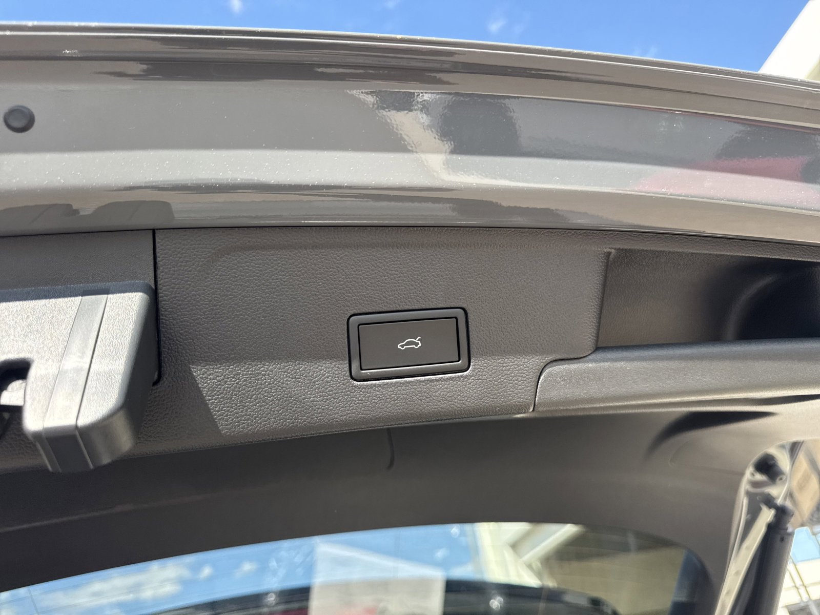 New 2026 Volkswagen Atlas Cross Sport SE image 8