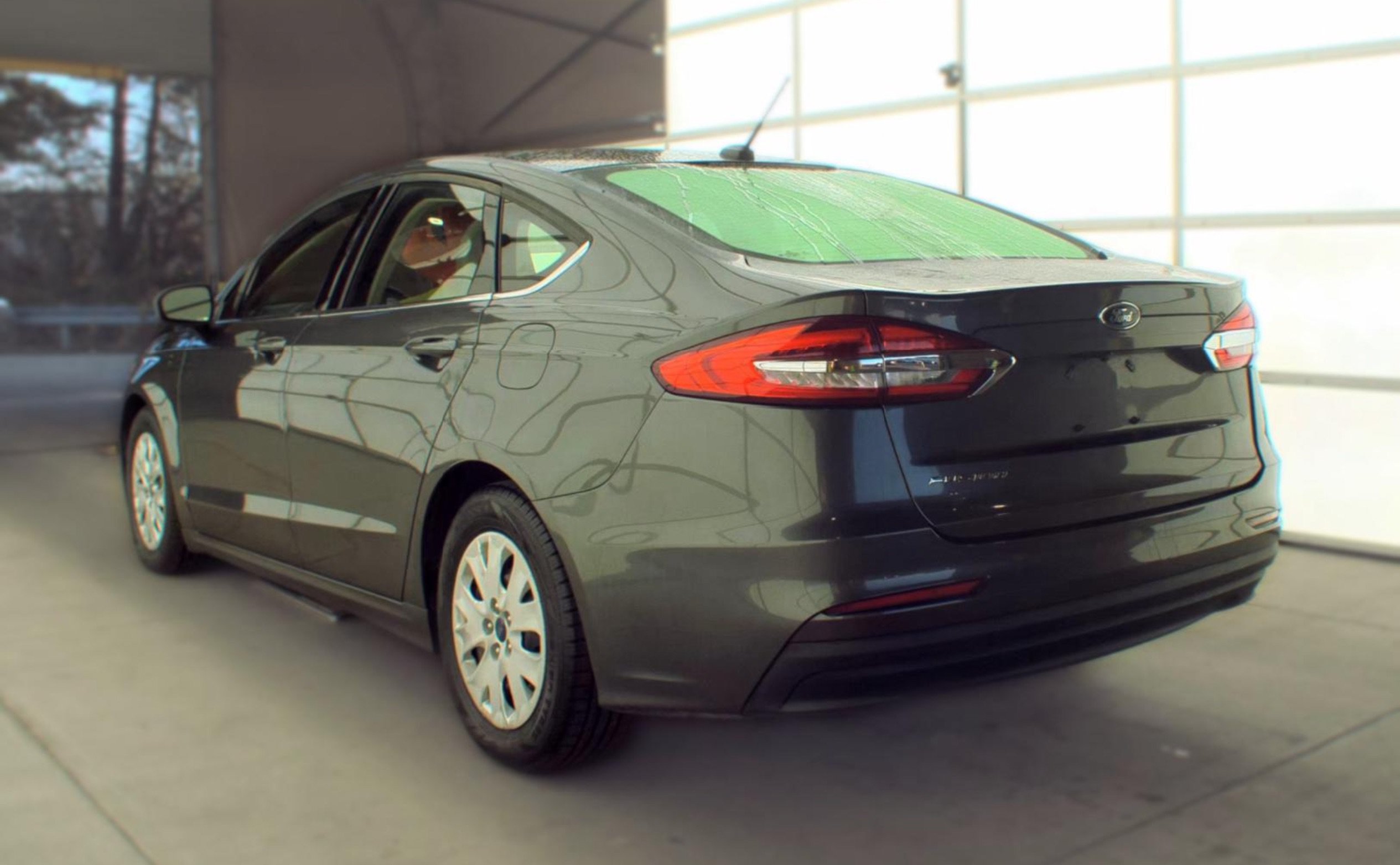 Used 2019 Ford Fusion S FWD image 4