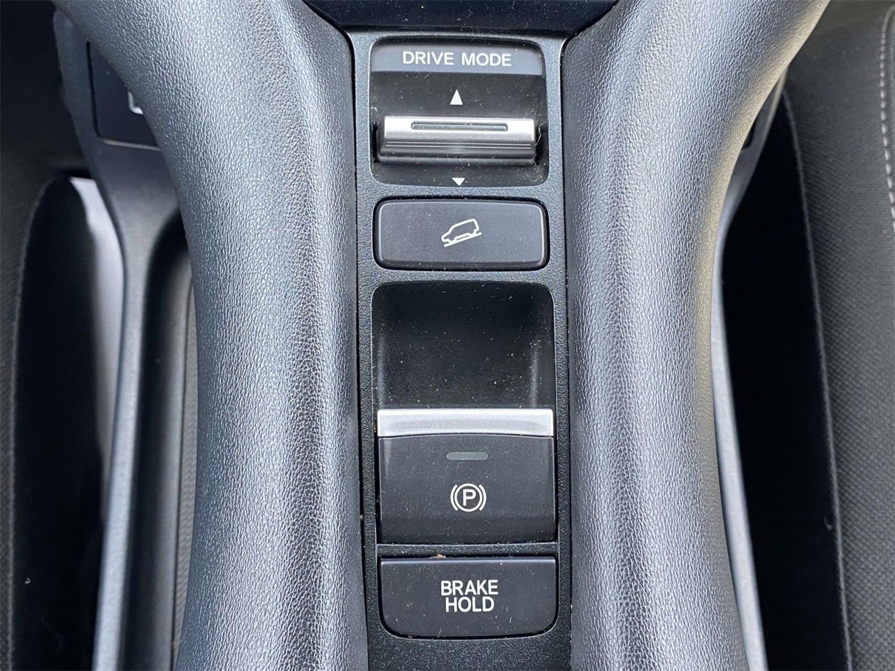 Used 2023 Honda HR-V LX image 28