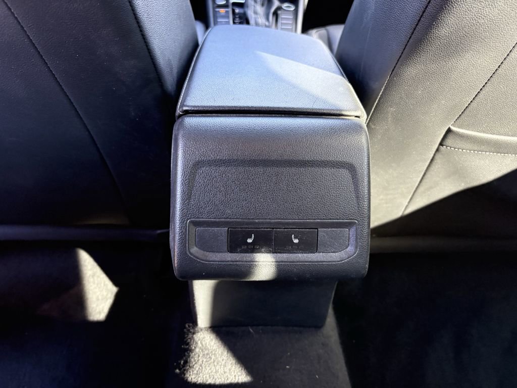 Used 2021 Volkswagen Jetta SE w/ SE Cold Weather Package image 23