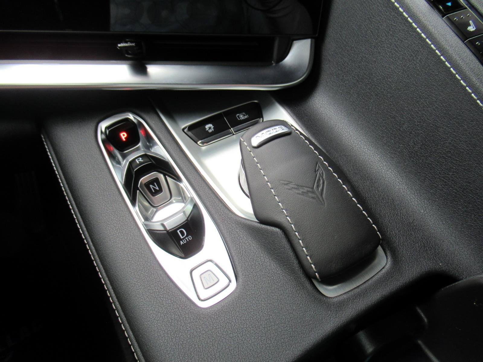 Used 2024 Chevrolet Corvette Stingray Preferred Cpe w/ Z51 Performance Package RWD image 25