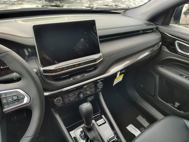 New 2026 Jeep Compass Limited w/ Sun, Sound & Navigation Group AWD/4WD image 19