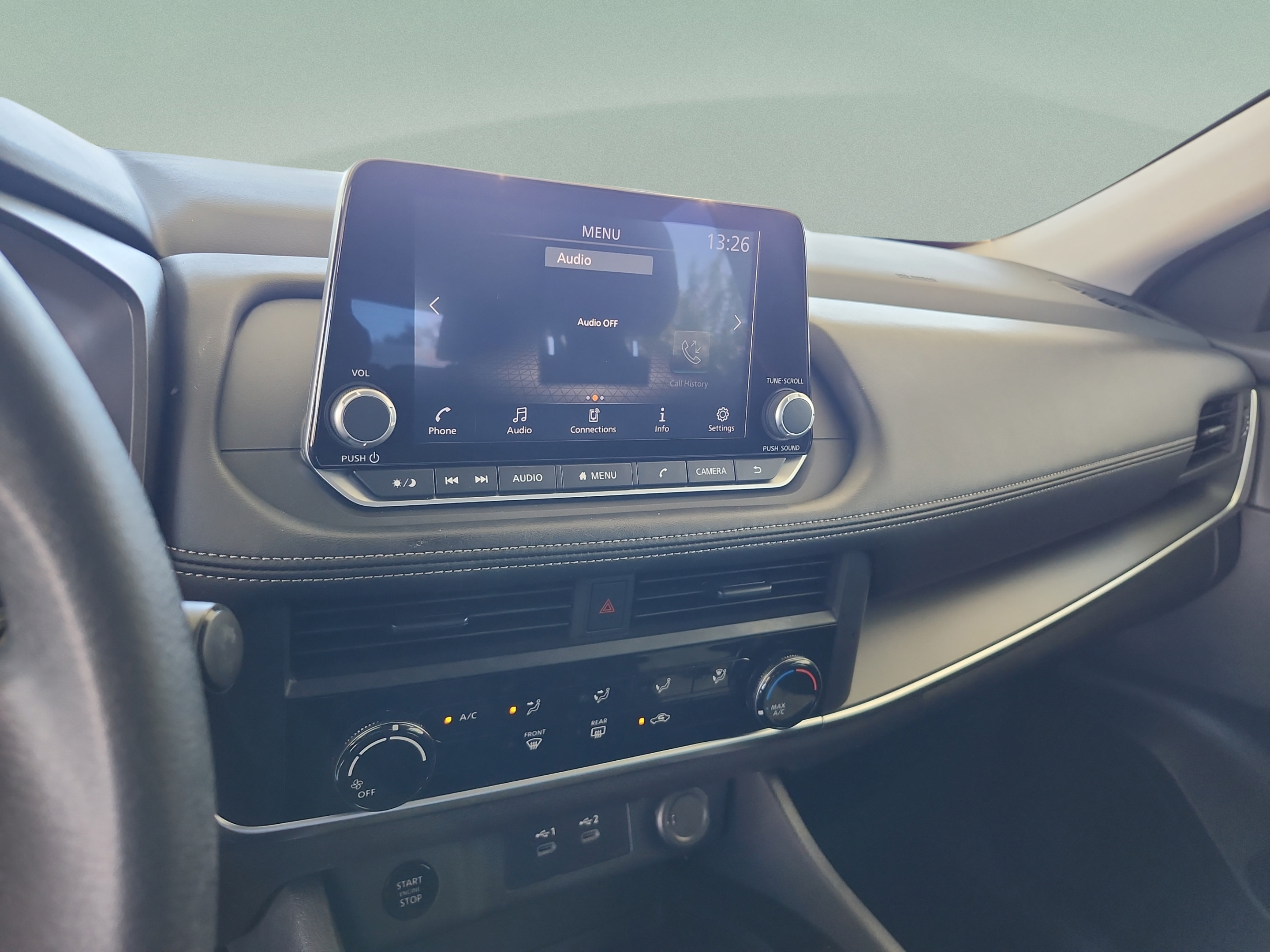 Used 2024 Nissan Rogue S FWD image 12