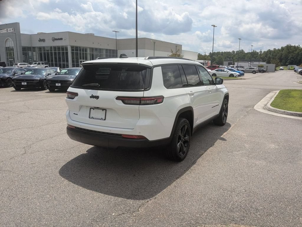 Certified 2023 Jeep Grand Cherokee L Laredo AWD/4WD image 5