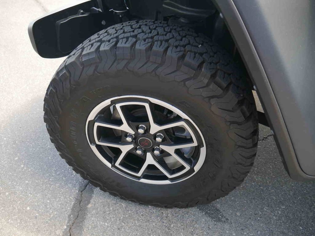Used 2024 Jeep Wrangler Unlimited Rubicon w/ Technology Group AWD/4WD image 13