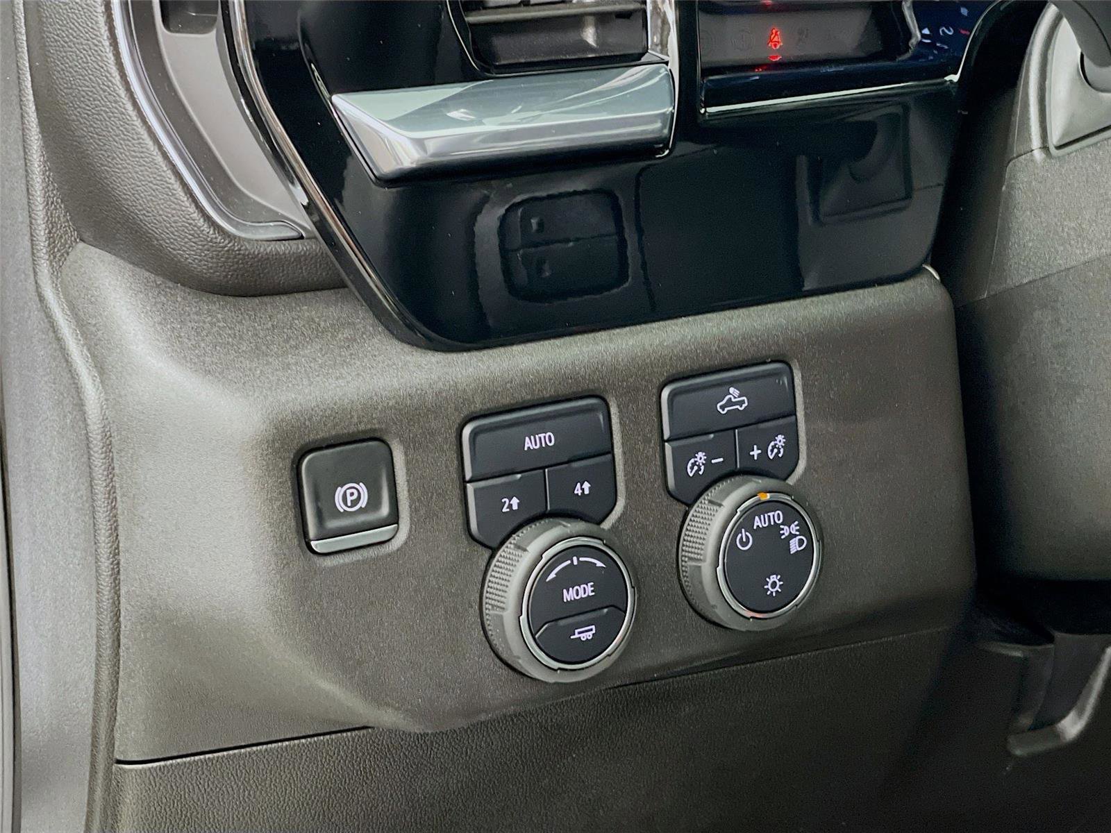 Certified 2025 Chevrolet Silverado 1500 LT image 14