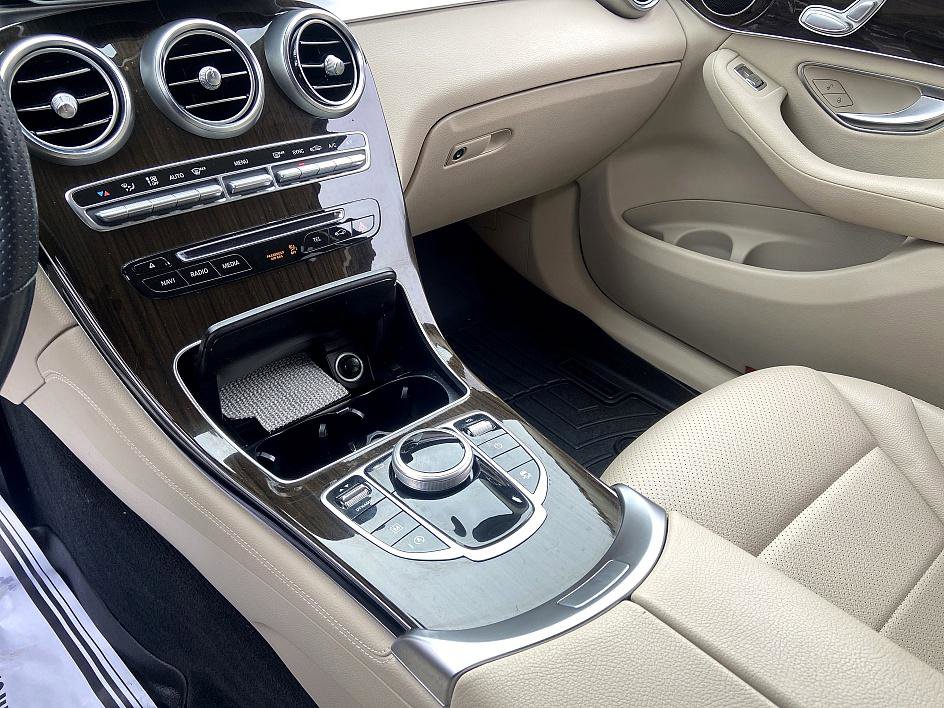 Used 2019 Mercedes-Benz GLC 300 4MATIC image 15