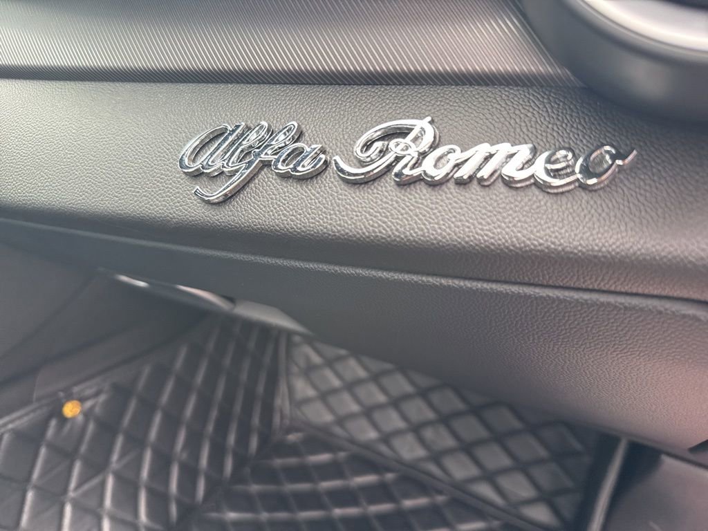 Used 2022 Alfa Romeo Giulia Veloce image 65