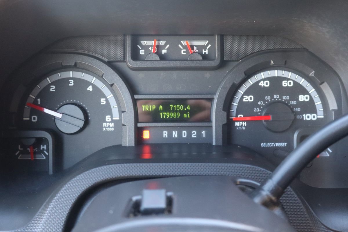 Used 2009 Ford E-350 and Econoline 350 Super Duty Wagon image 35