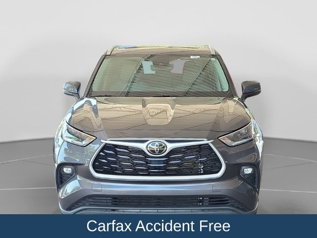 Used 2021 Toyota Highlander XLE FWD image 3