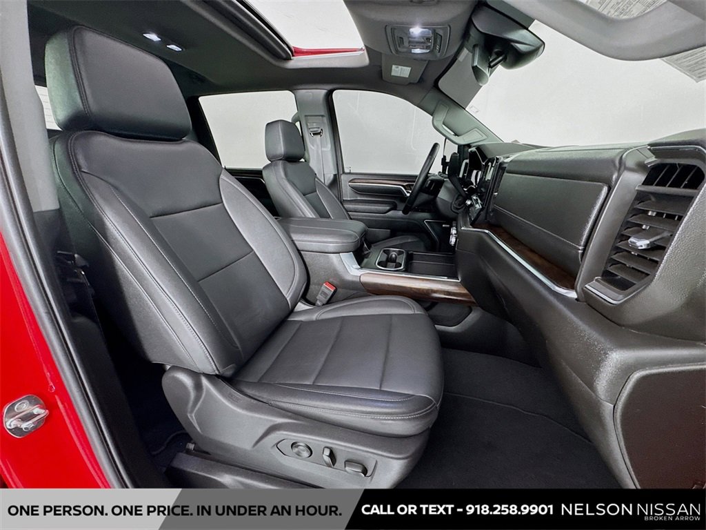 Used 2024 GMC Sierra 2500 SLT w/ SLT Premium Package image 29