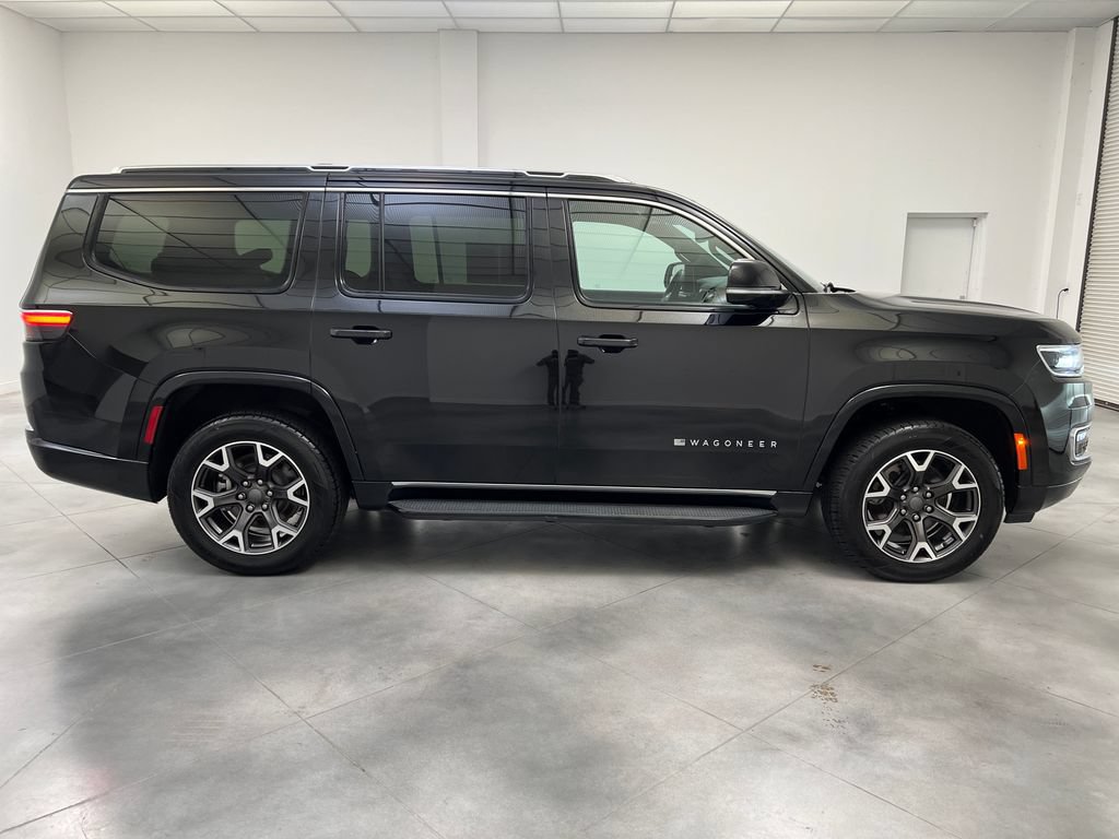 Used 2024 Jeep Wagoneer Series III AWD/4WD image 10