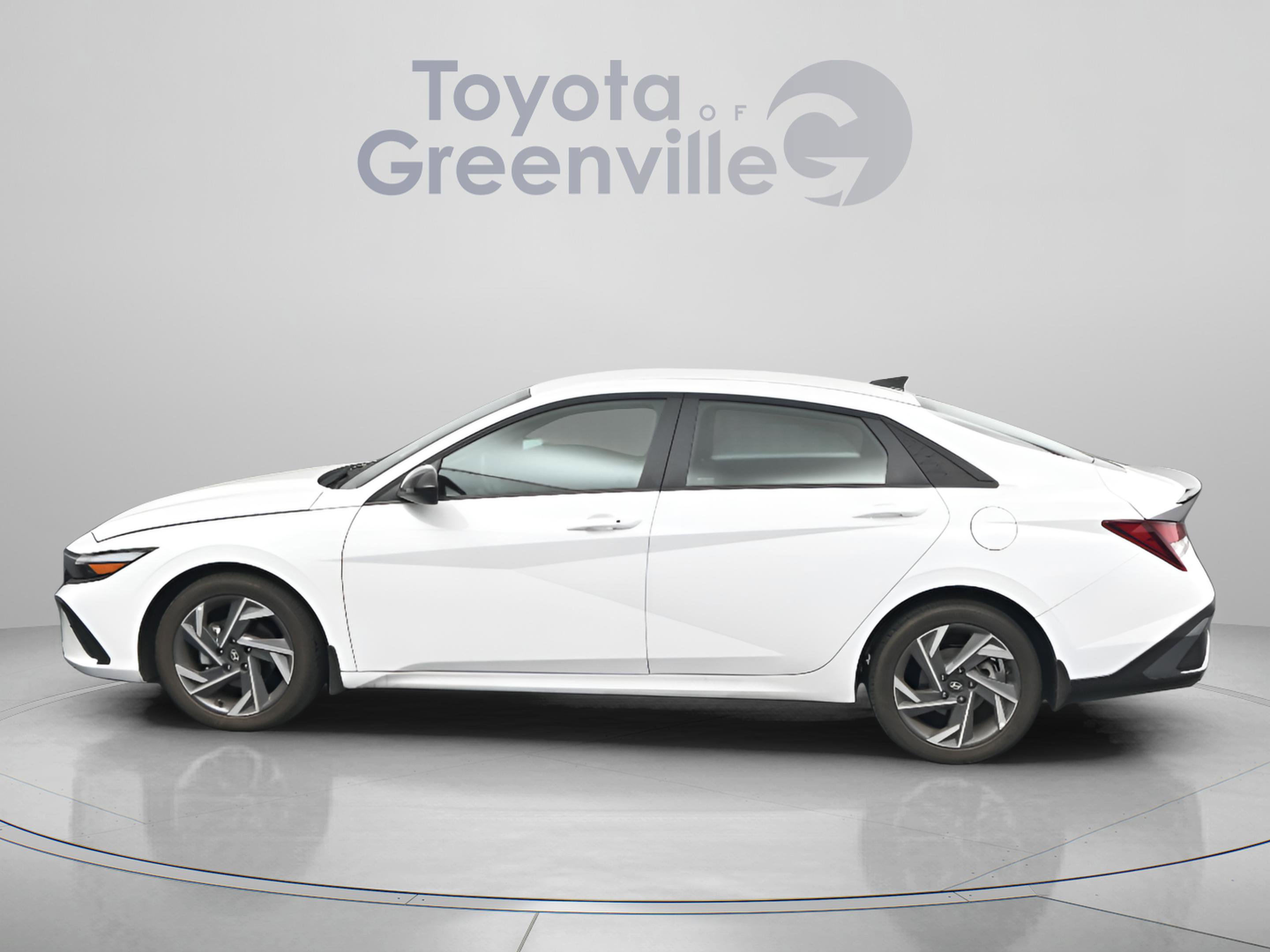 Used 2025 Hyundai Elantra Sport FWD image 5