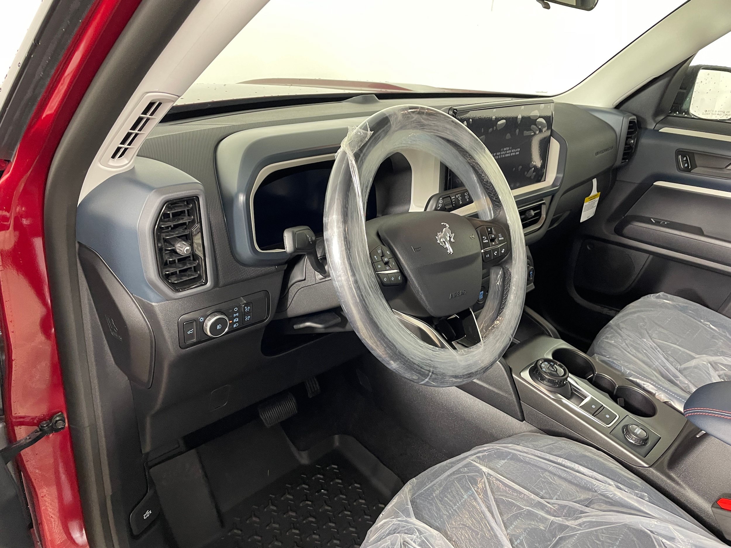 New 2025 Ford Bronco Sport Heritage w/ Convenience Package AWD/4WD image 2