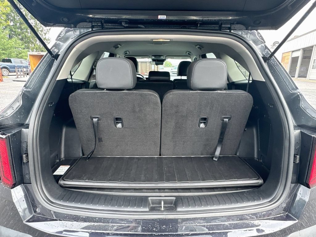 Certified 2025 Kia Sorento S AWD/4WD image 26