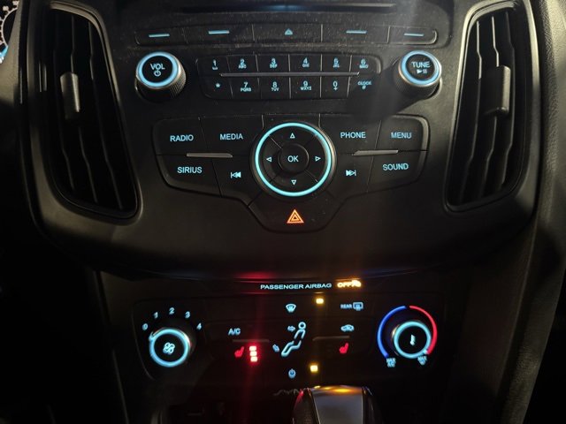 Used 2016 Ford Focus SE w/ SE Sport Package image 13