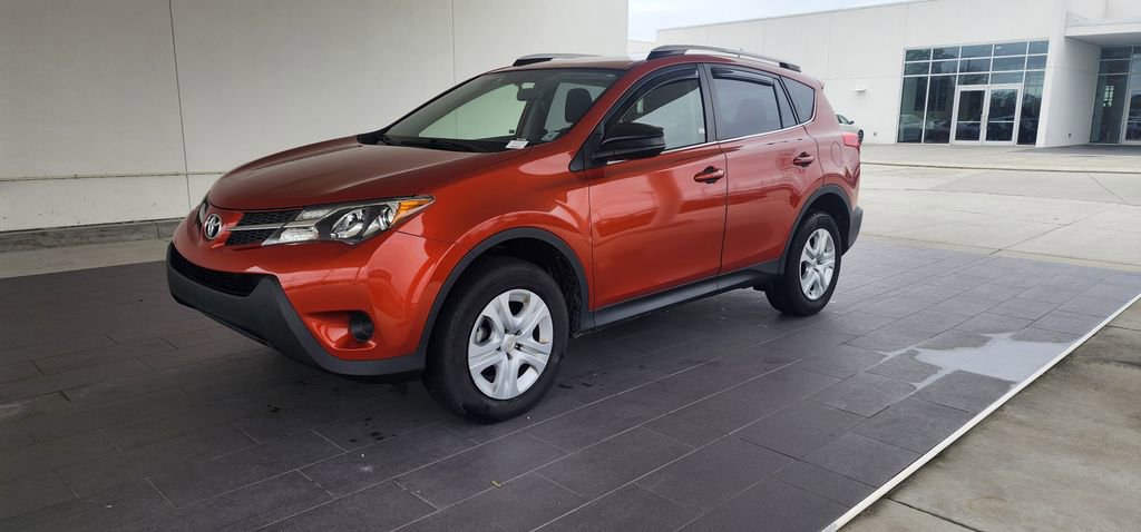 Used 2015 Toyota RAV4 LE image 1