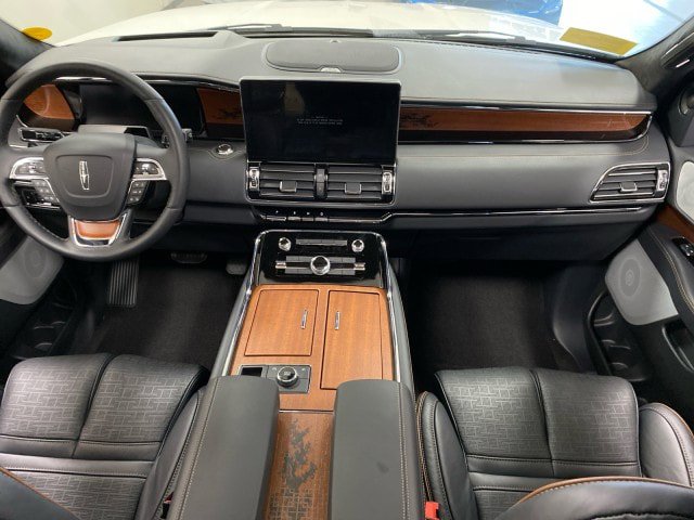 New 2024 Lincoln Navigator Black Label AWD/4WD image 11