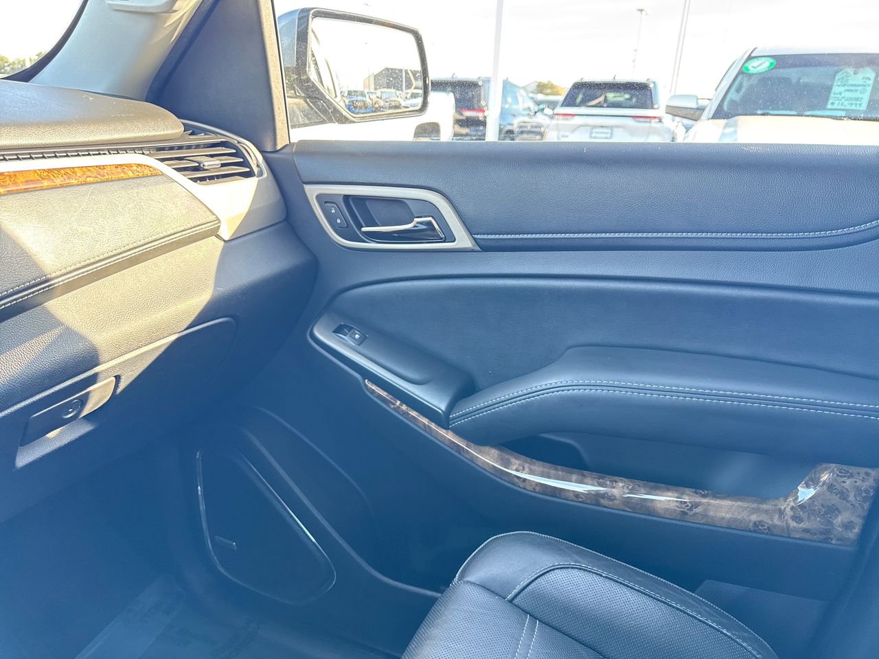 Used 2015 GMC Yukon XL Denali w/ Premium Package image 29