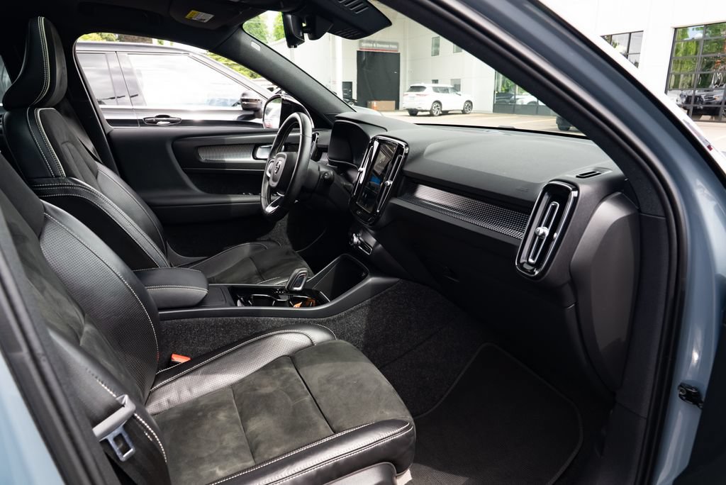 Used 2021 Volvo XC40 P8 Recharge w/ Advanced Package AWD/4WD image 26