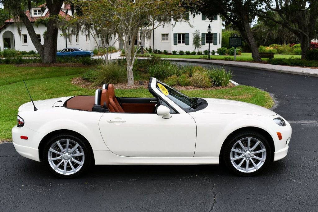 Used 2007 MAZDA MX-5 Miata Grand Touring w/ Premium Pkg image 33