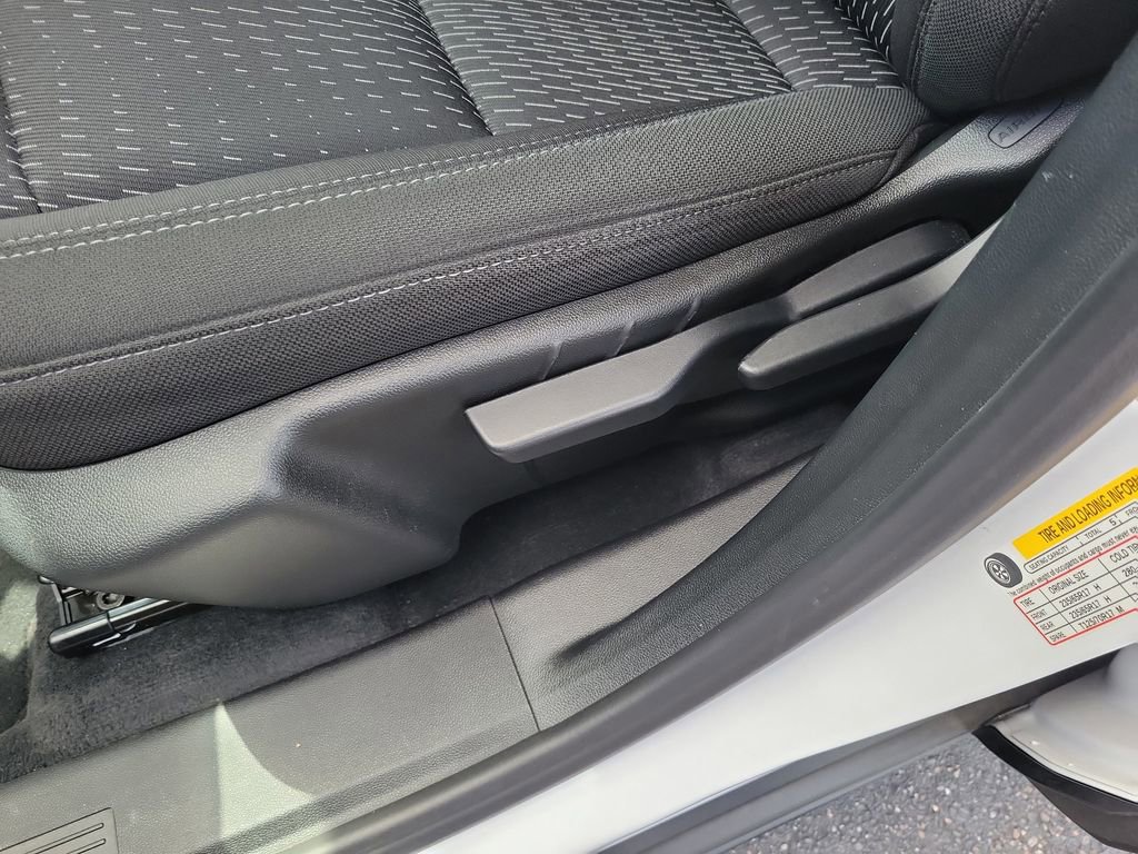 Used 2025 Chevrolet Equinox LT FWD image 19