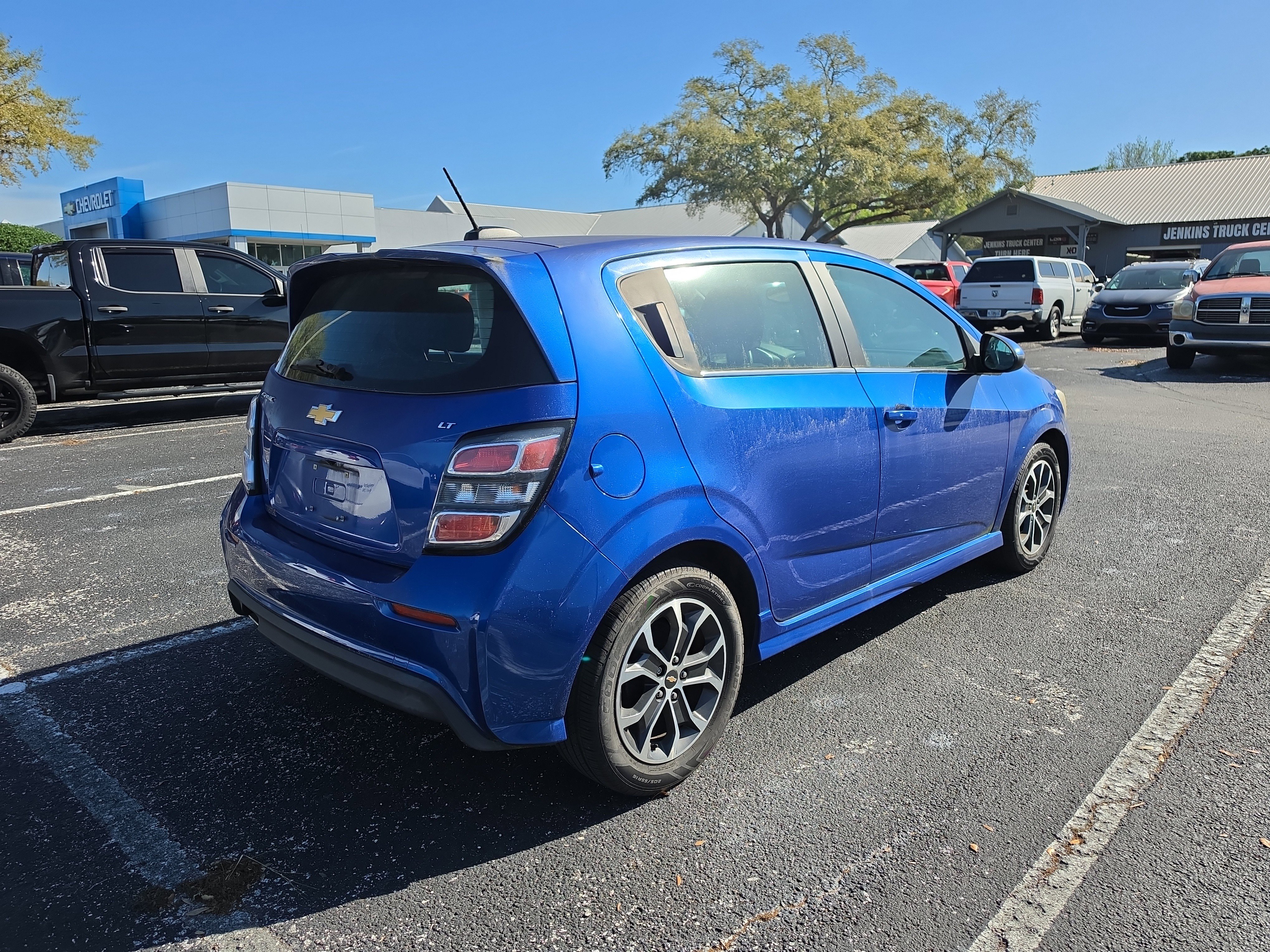 Used 2017 Chevrolet Sonic LT w/ Convenience Package image 5